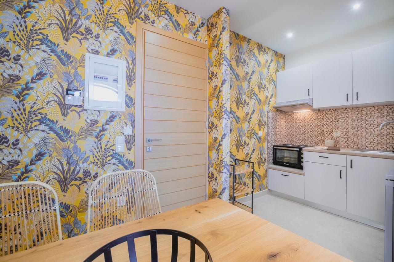 La Perla Di Barla Seafront Apartment Kanalos Bagian luar foto