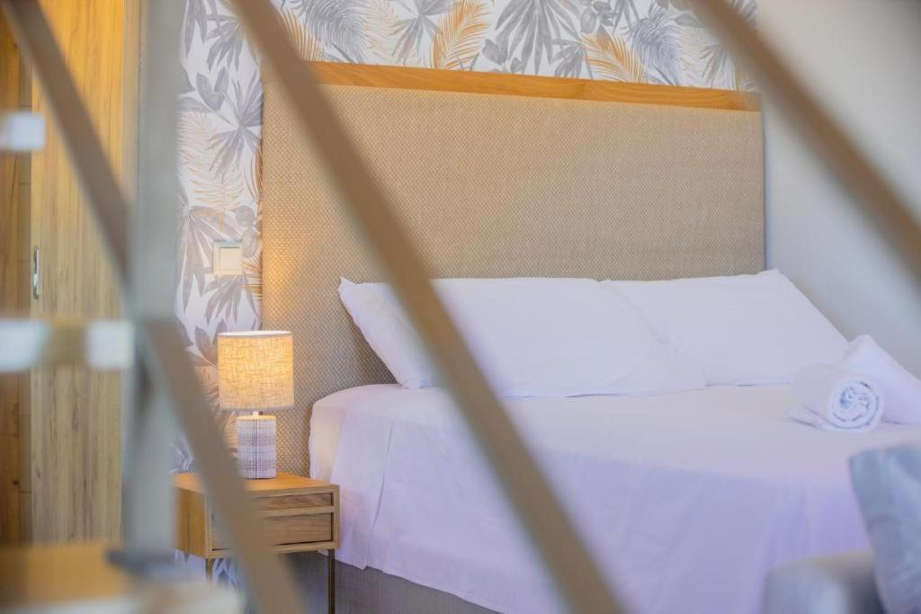 La Perla Di Barla Seafront Apartment Kanalos Bagian luar foto